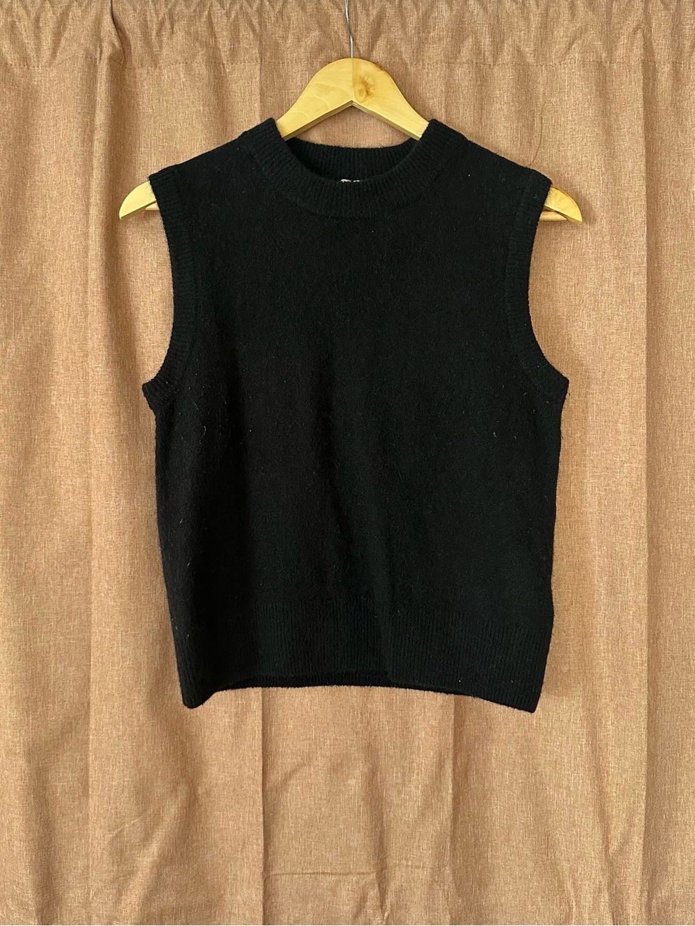 Arket Black Sleeveless Knit Shell